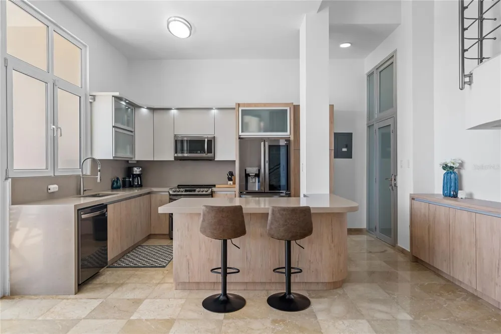 1 SHELL CASTLE CLUB #78 Humacao, PR 00791