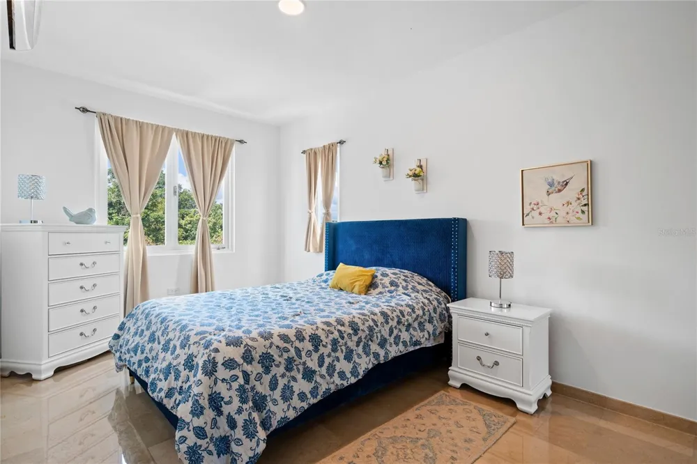 1 SHELL CASTLE CLUB #78 Humacao, PR 00791