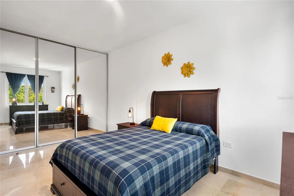 1 SHELL CASTLE CLUB #78 Humacao, PR 00791