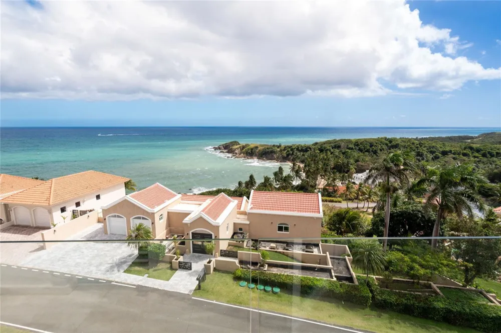 1 SHELL CASTLE CLUB #78 Humacao, PR 00791