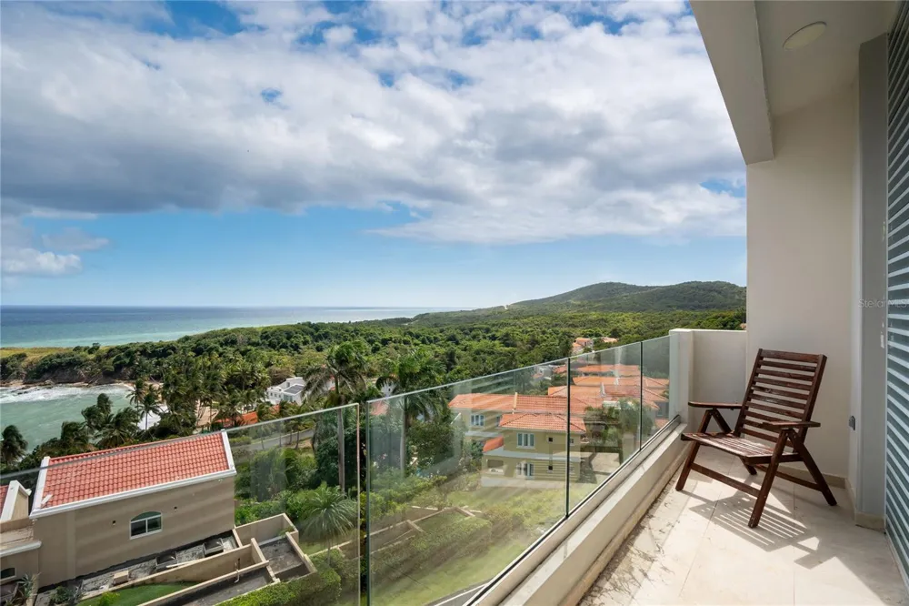 1 SHELL CASTLE CLUB #78 Humacao, PR 00791