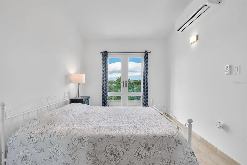 1 SHELL CASTLE CLUB #78 Humacao, PR 00791