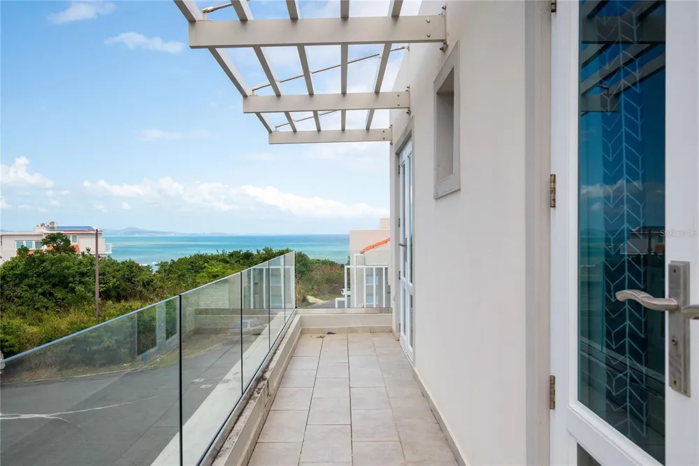 1 SHELL CASTLE CLUB #78 Humacao, PR 00791