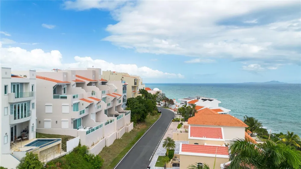 1 SHELL CASTLE CLUB #78 Humacao, PR 00791
