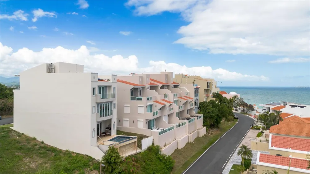1 SHELL CASTLE CLUB #78 Humacao, PR 00791