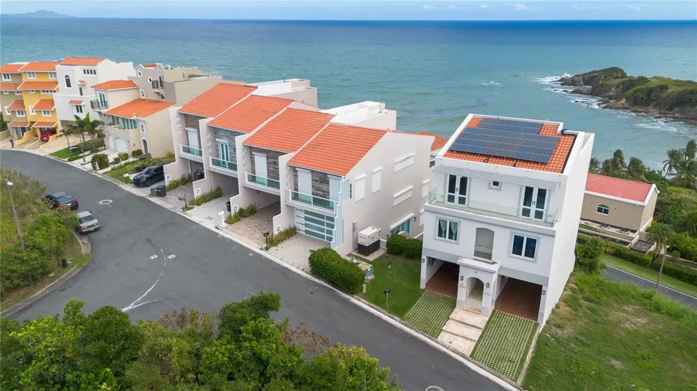 1 SHELL CASTLE CLUB #78 Humacao, PR 00791