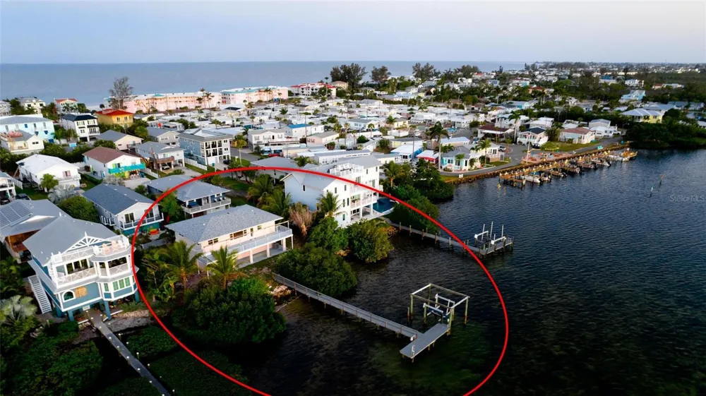 2512 AVENUE A Bradenton Beach, FL 34217