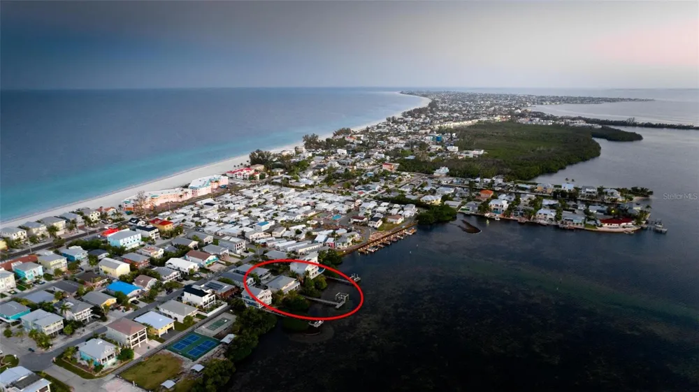 2512 AVENUE A Bradenton Beach, FL 34217