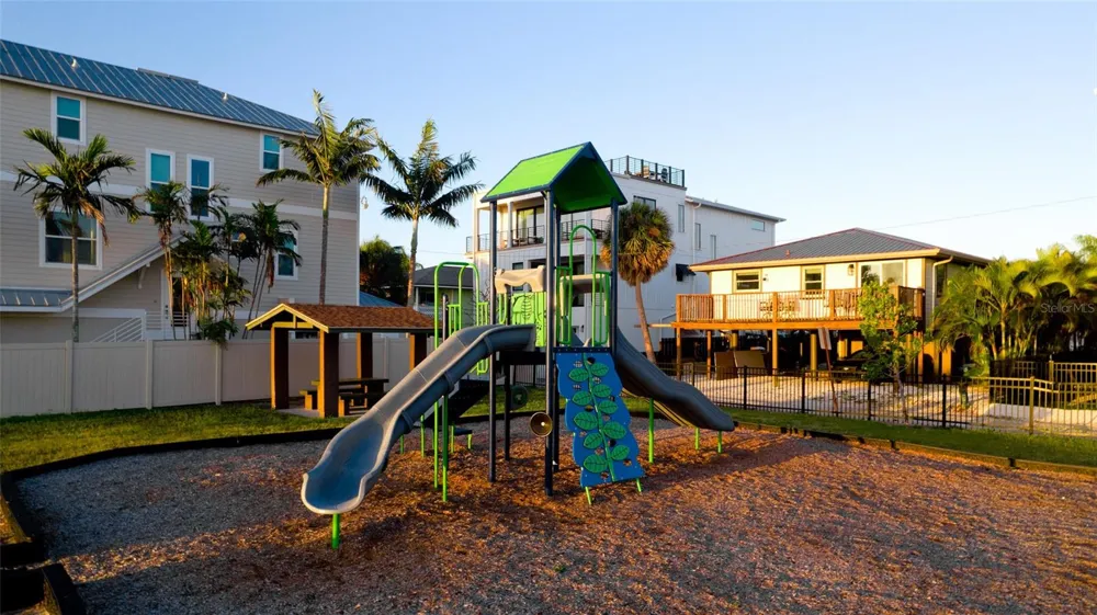 2512 AVENUE A Bradenton Beach, FL 34217