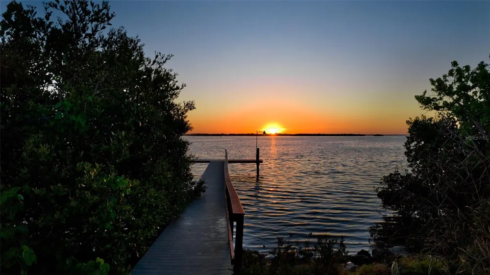 2512 AVENUE A Bradenton Beach, FL 34217