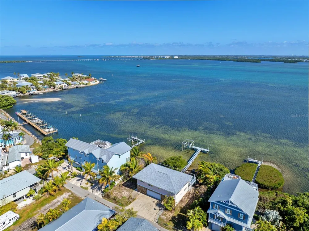 2512 AVENUE A Bradenton Beach, FL 34217