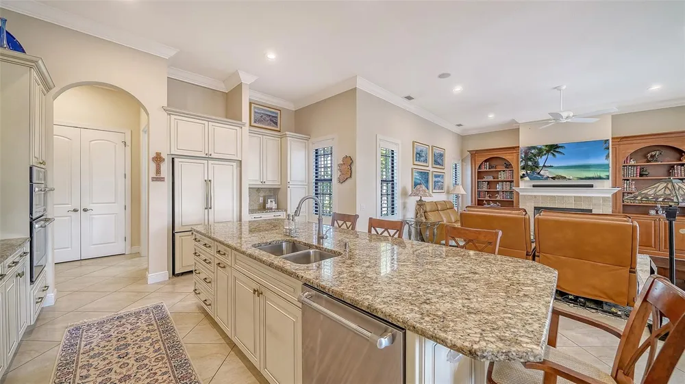 1005 BOGEY LANE Longboat Key, FL 34228