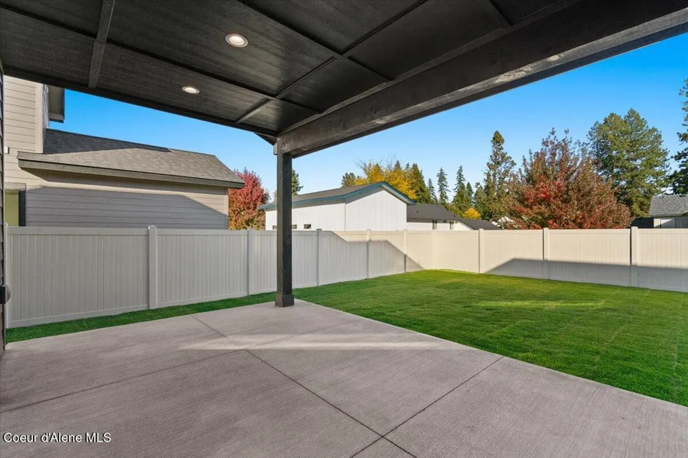 9345 Secretariat Lane Hayden, ID 83835
