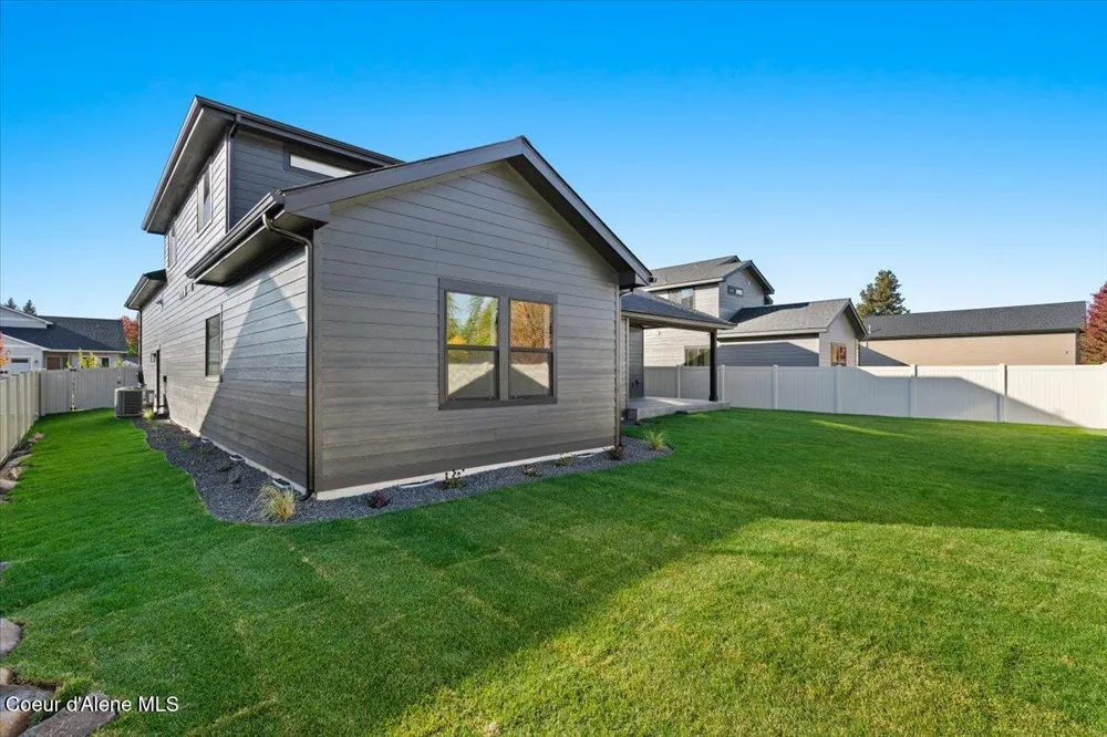 9345 Secretariat Lane Hayden, ID 83835
