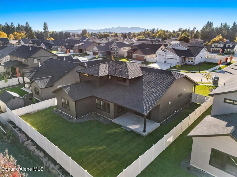 9345 Secretariat Lane Hayden, ID 83835