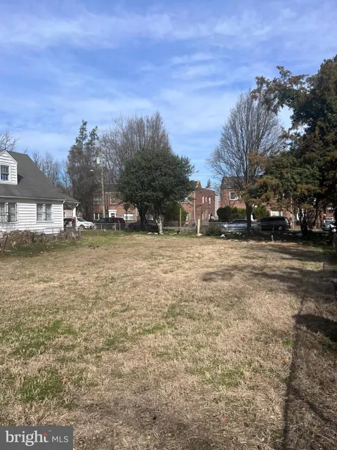 3337 D STREET SE