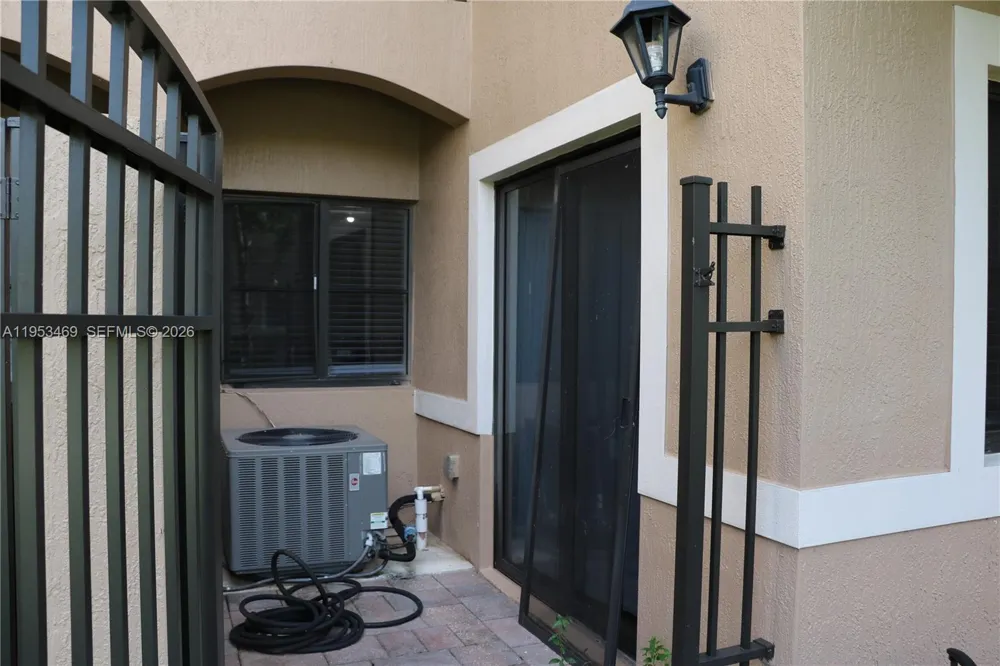 22501 SW 88th Pl #10-25 Cutler Bay, FL 33190