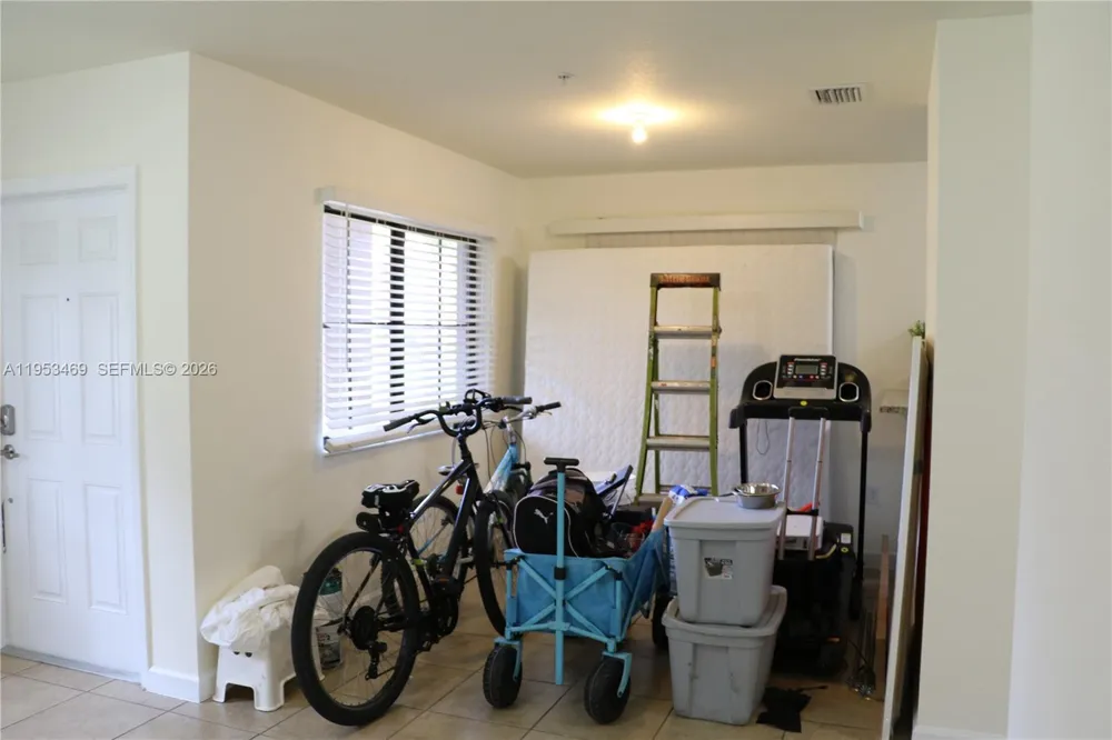 22501 SW 88th Pl #10-25 Cutler Bay, FL 33190