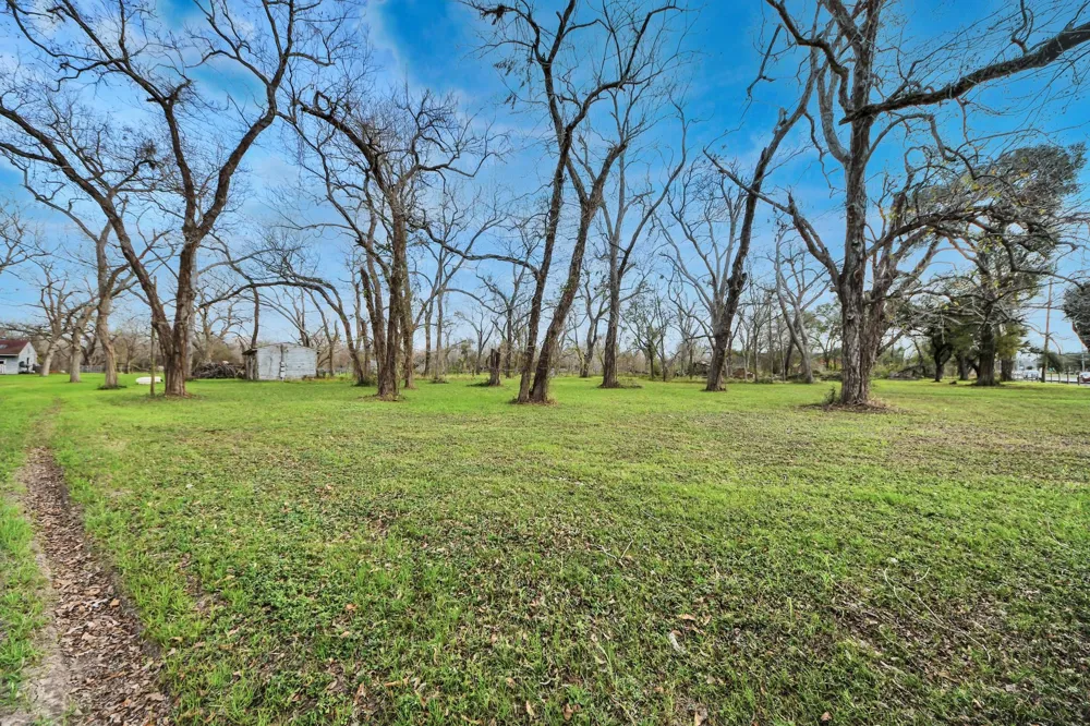 702 Fm 359 Road Richmond, TX 77406