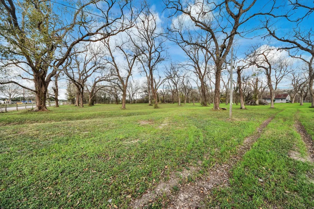 702 Fm 359 Road Richmond, TX 77406