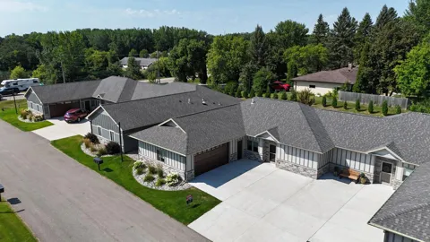 736 Oak Trail