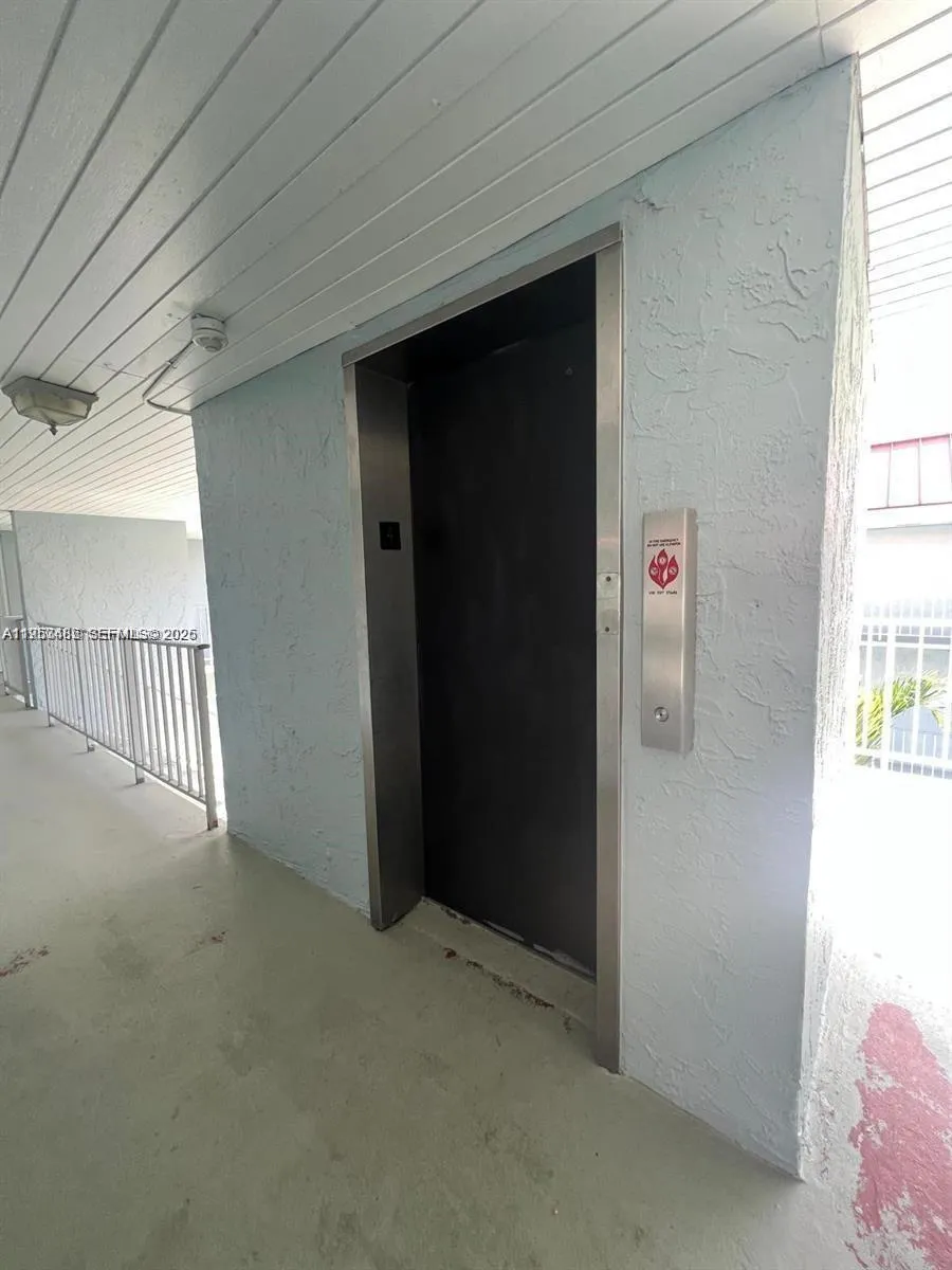 405 S Pine Island Rd #202D Plantation, FL 33324