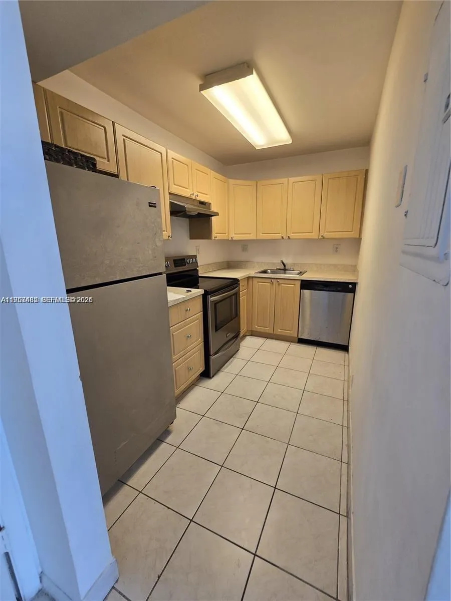 405 S Pine Island Rd #202D Plantation, FL 33324