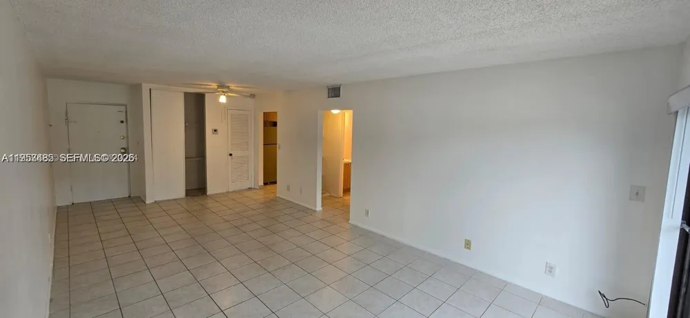 405 S Pine Island Rd #202D Plantation, FL 33324