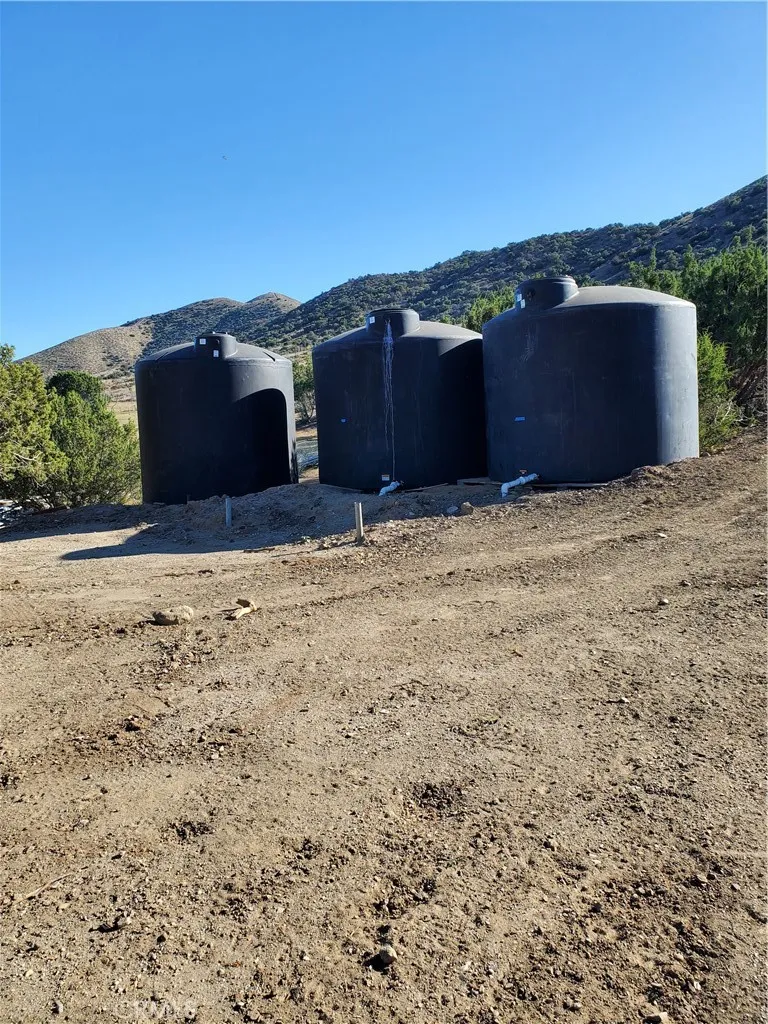 4570 Hubbard Road Acton, CA 93510