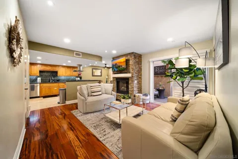 886 Felspar St