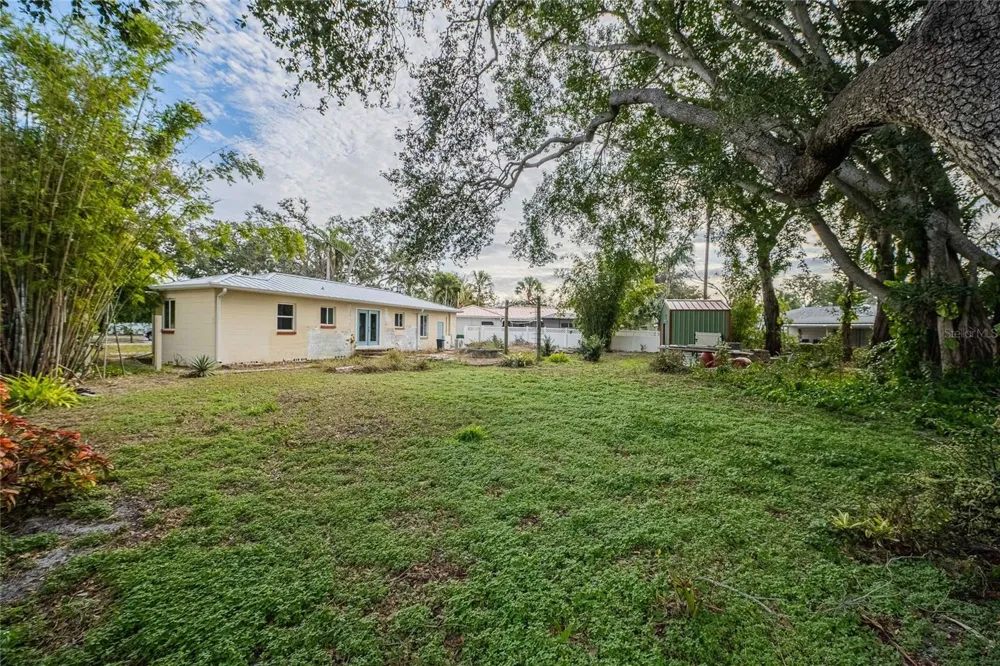 6213 SANDERS DRIVE Tampa, FL 33611
