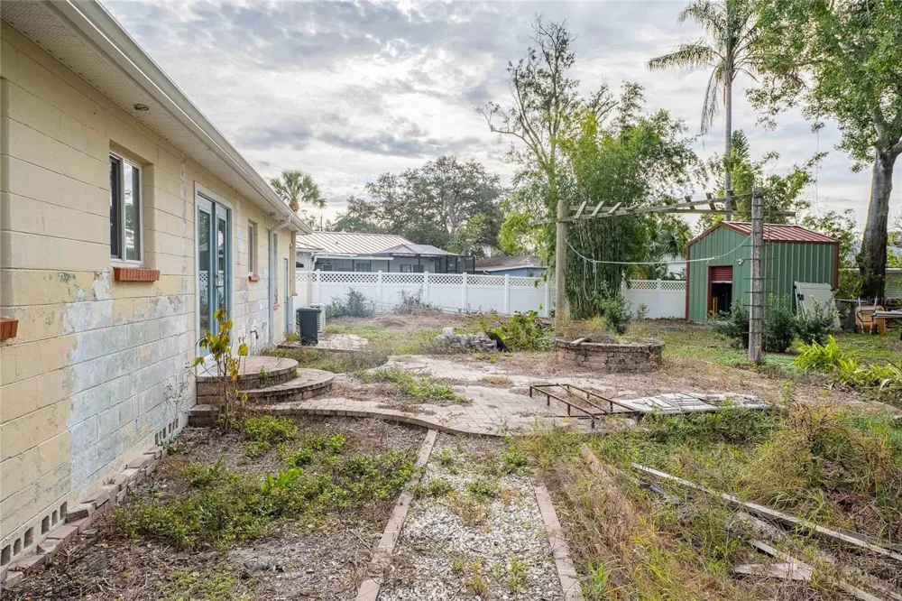 6213 SANDERS DRIVE Tampa, FL 33611