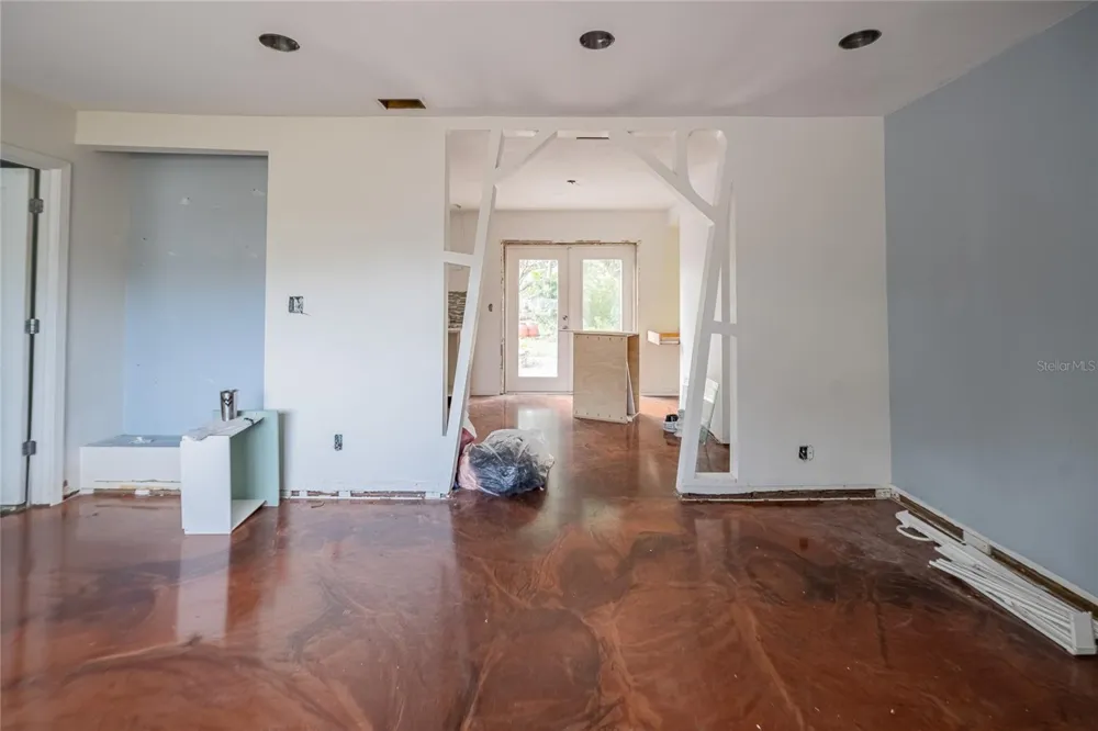 6213 SANDERS DRIVE Tampa, FL 33611