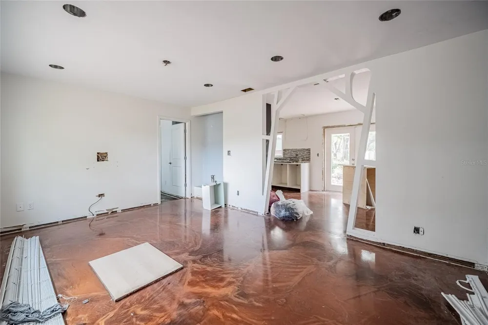 6213 SANDERS DRIVE Tampa, FL 33611