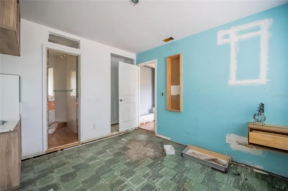 6213 SANDERS DRIVE Tampa, FL 33611