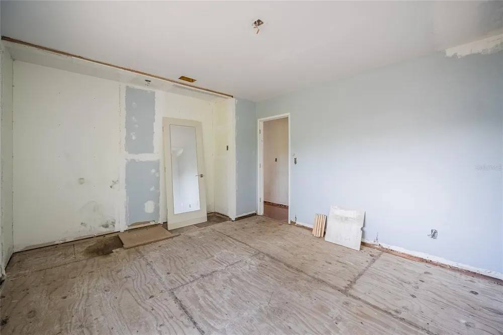 6213 SANDERS DRIVE Tampa, FL 33611