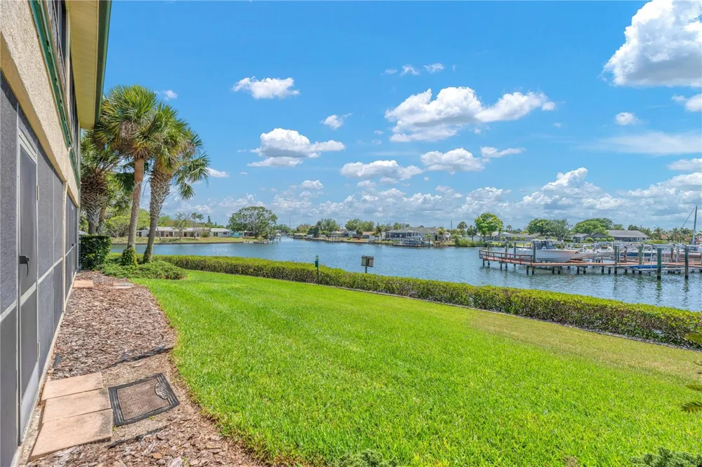 614 YARDARM DRIVE #7 Apollo Beach, FL 33572