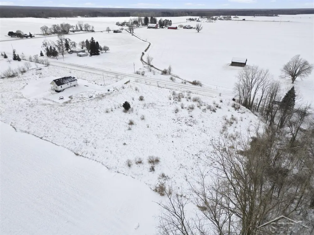 5120 Five Mile Road Hope Township, MI 48628