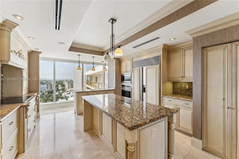 1021 Hillsboro Mile #RG Hillsboro Beach, FL 33062