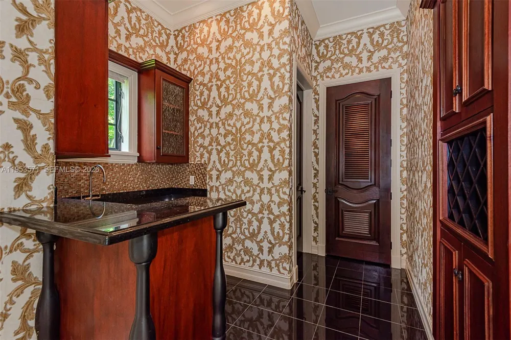 674 Ocean Blvd Golden Beach, FL 33160