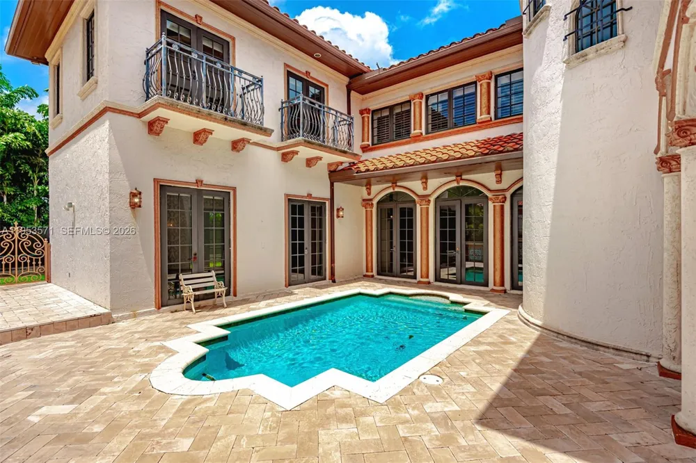 674 Ocean Blvd Golden Beach, FL 33160