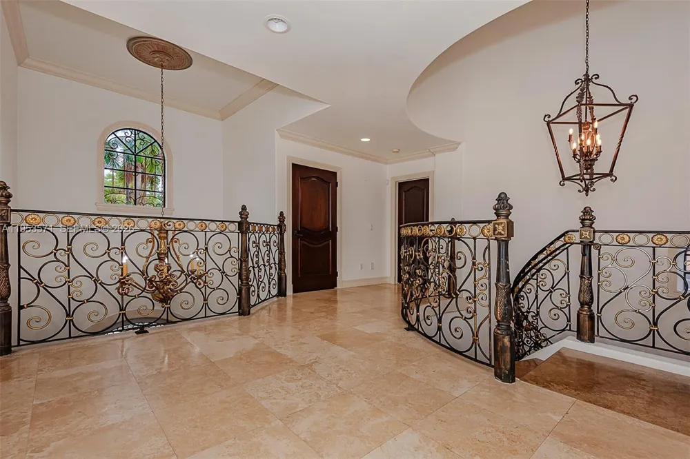 674 Ocean Blvd Golden Beach, FL 33160
