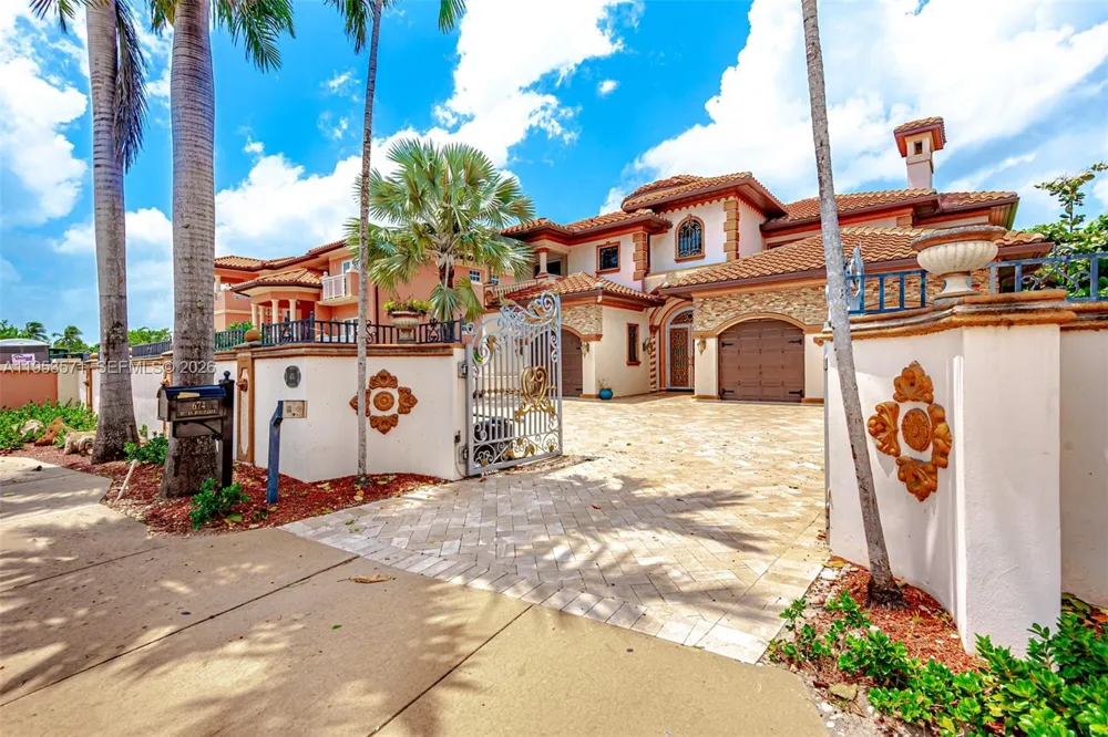 674 Ocean Blvd Golden Beach, FL 33160