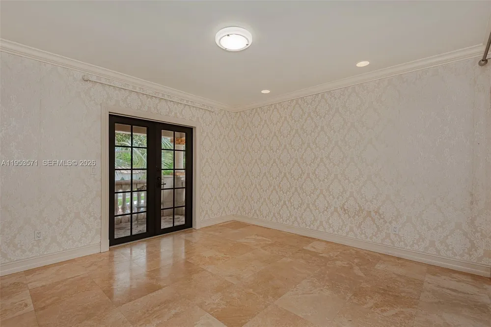 674 Ocean Blvd Golden Beach, FL 33160