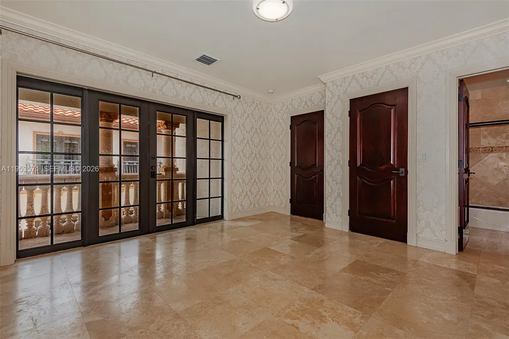 674 Ocean Blvd Golden Beach, FL 33160