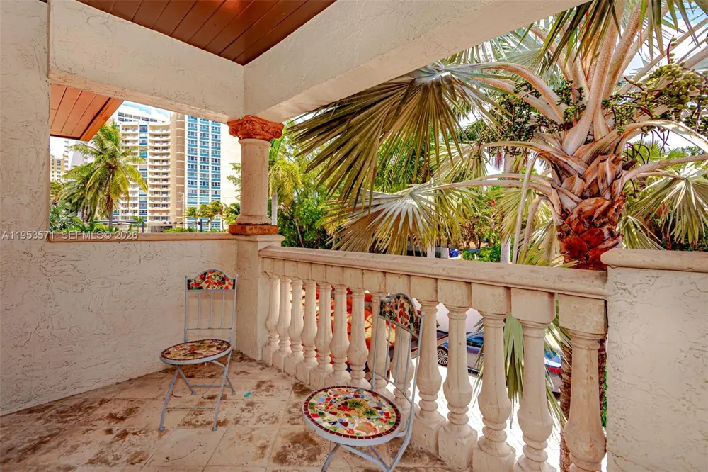 674 Ocean Blvd Golden Beach, FL 33160