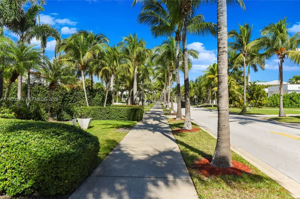 674 Ocean Blvd Golden Beach, FL 33160