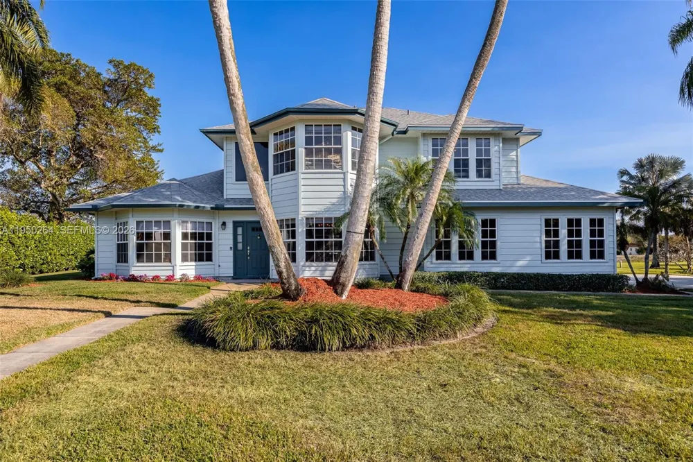 108 Ridgewood Ave Clewiston, FL 33440
