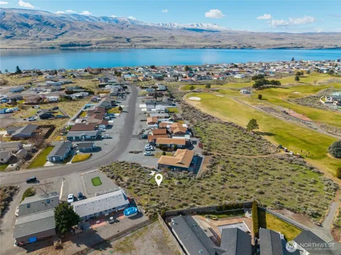 416 Autumn Loop SW