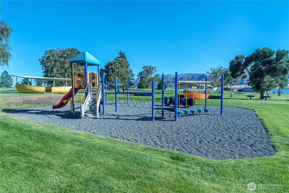 416 Autumn Loop SW Mattawa, WA 99349